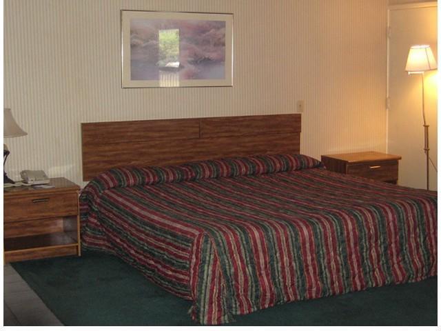 Red Carpet Inn Endicott Quarto foto